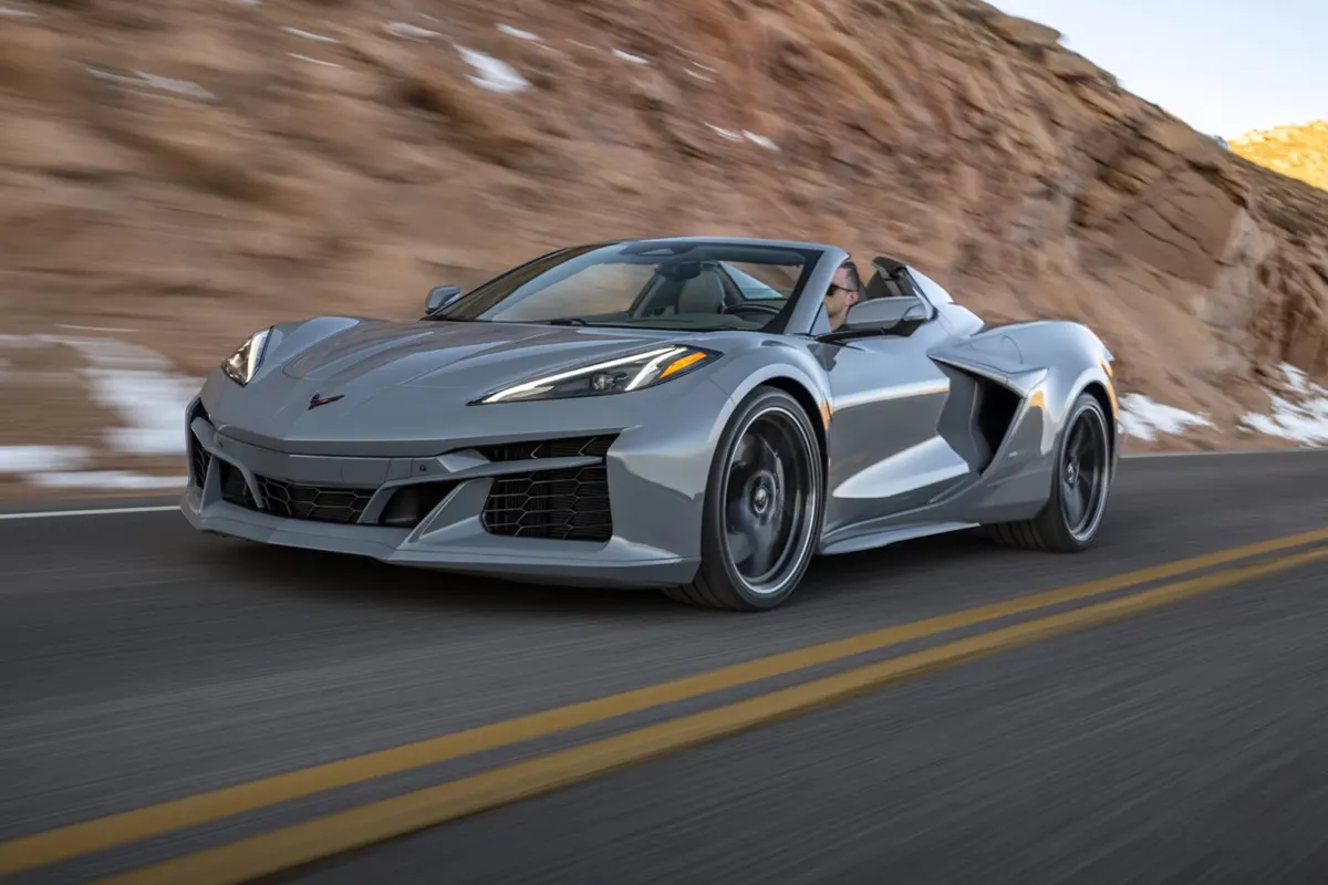 Chevrolet Corvette E ray 2026